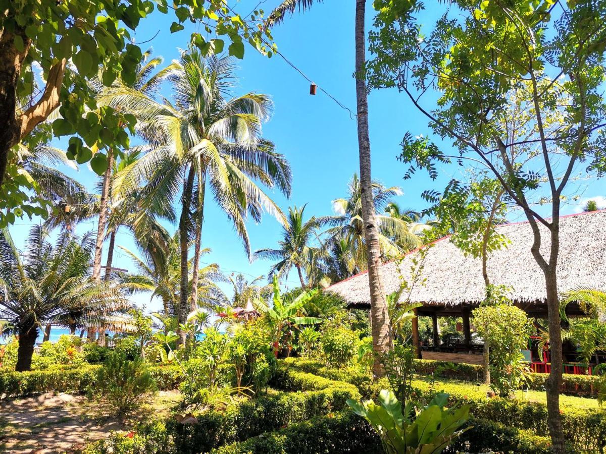 Sulu Sunset Beach Resort Nauhang 外观 照片