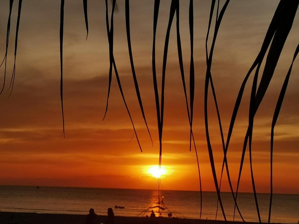 Sulu Sunset Beach Resort Nauhang 外观 照片