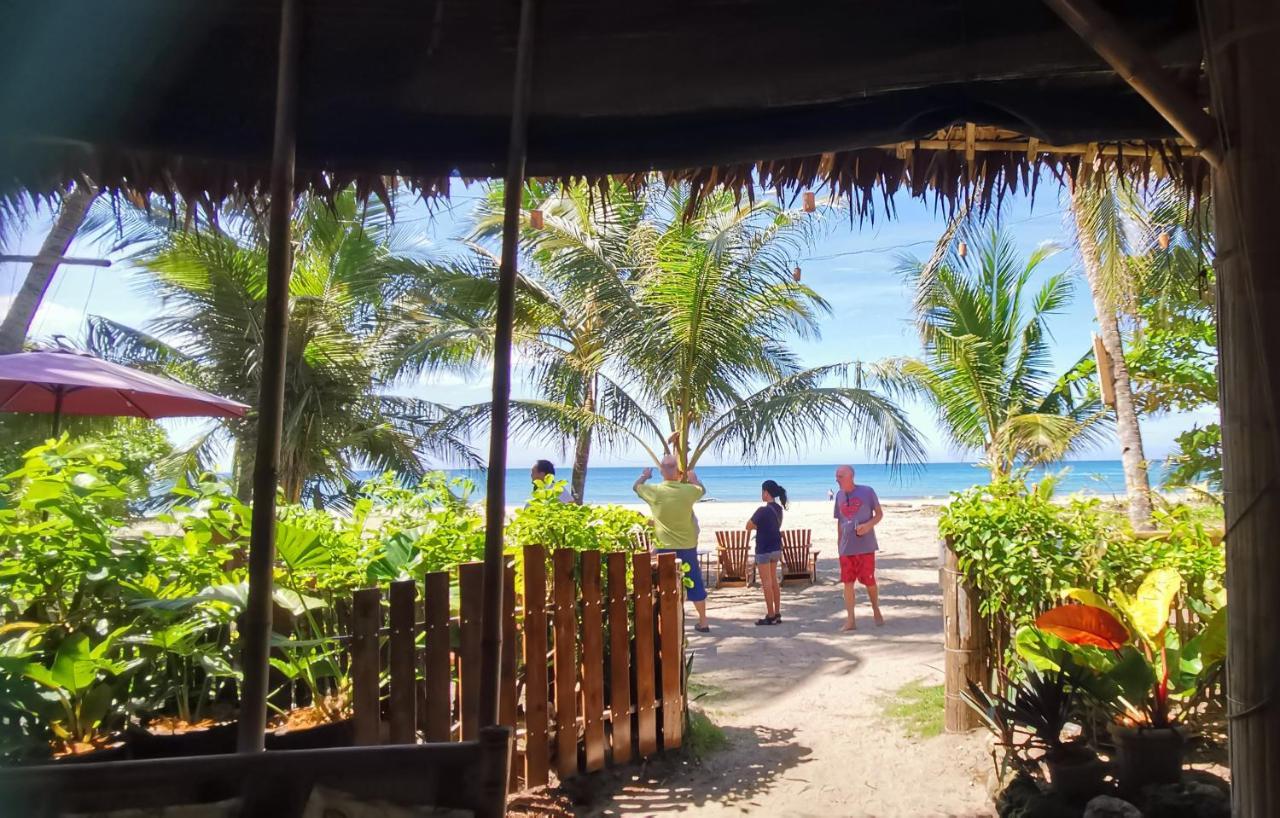 Sulu Sunset Beach Resort Nauhang 外观 照片