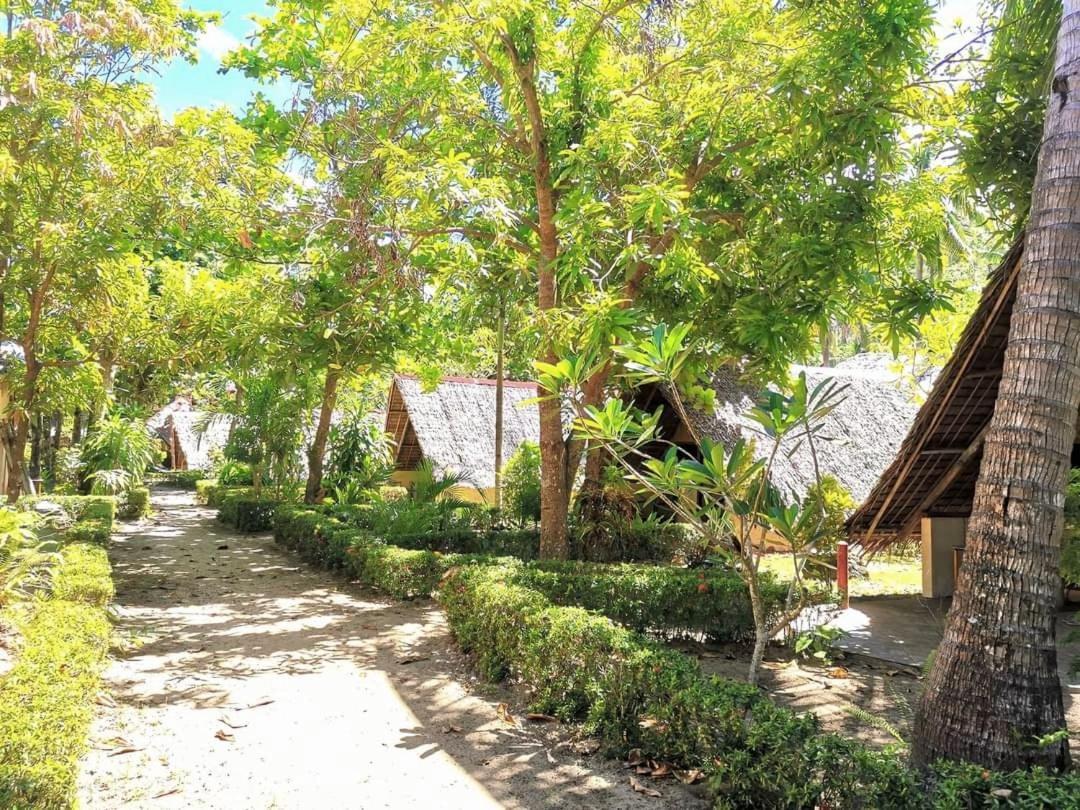 Sulu Sunset Beach Resort Nauhang 外观 照片