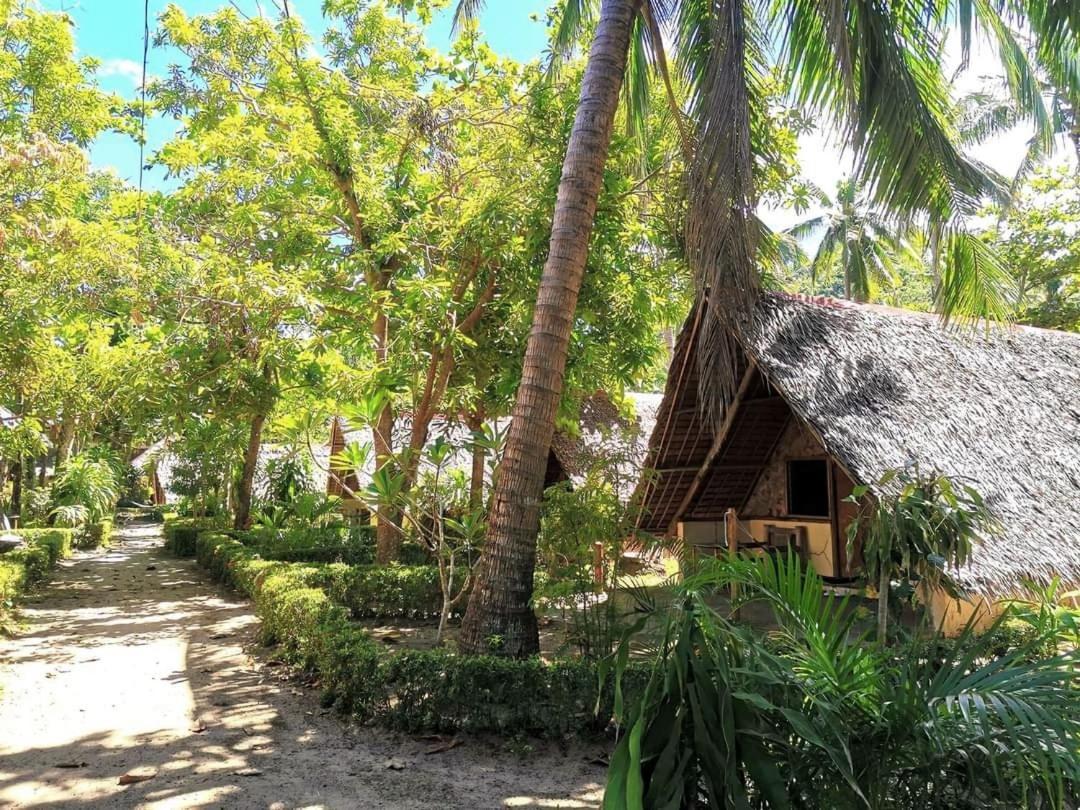 Sulu Sunset Beach Resort Nauhang 外观 照片