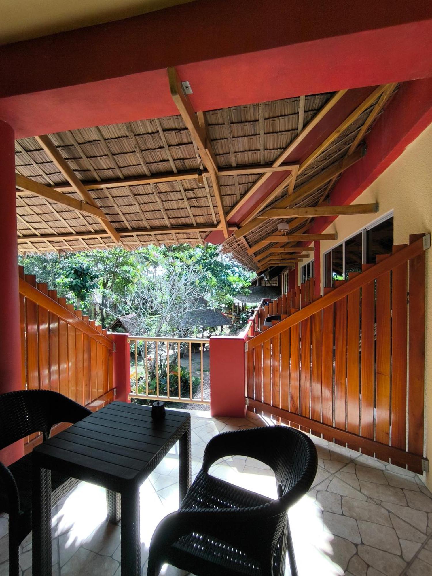 Sulu Sunset Beach Resort Nauhang 外观 照片